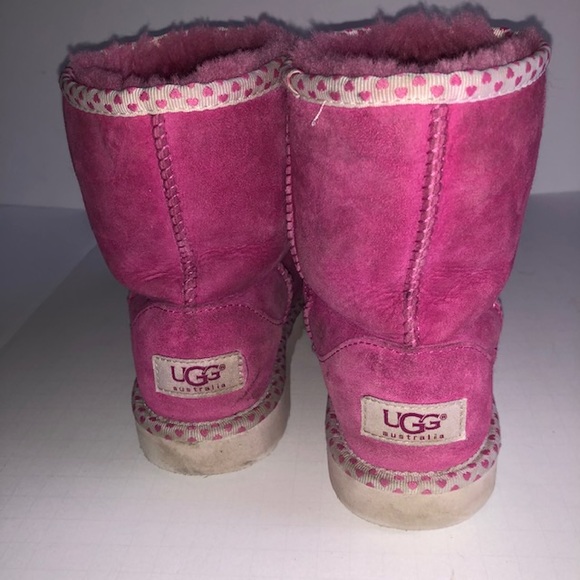 Girls Uggs Uggs Uggs Uggs oh and did I mention Uggs - Picture 3 of 8